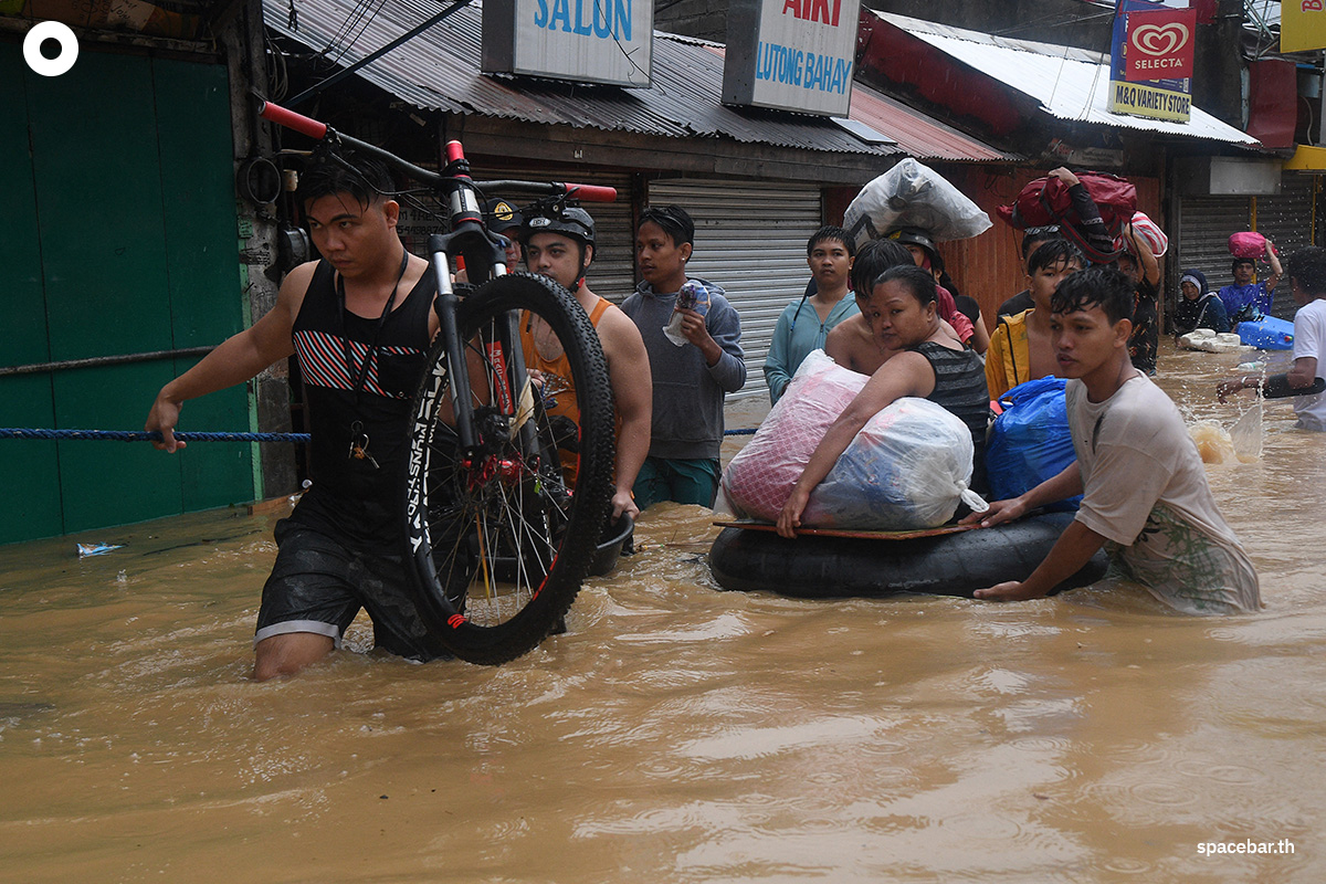 photo_story_philippines_weather_typhoon_gaemi_flooded_SPACEBAR_Photo06_8578b0cc09.jpg