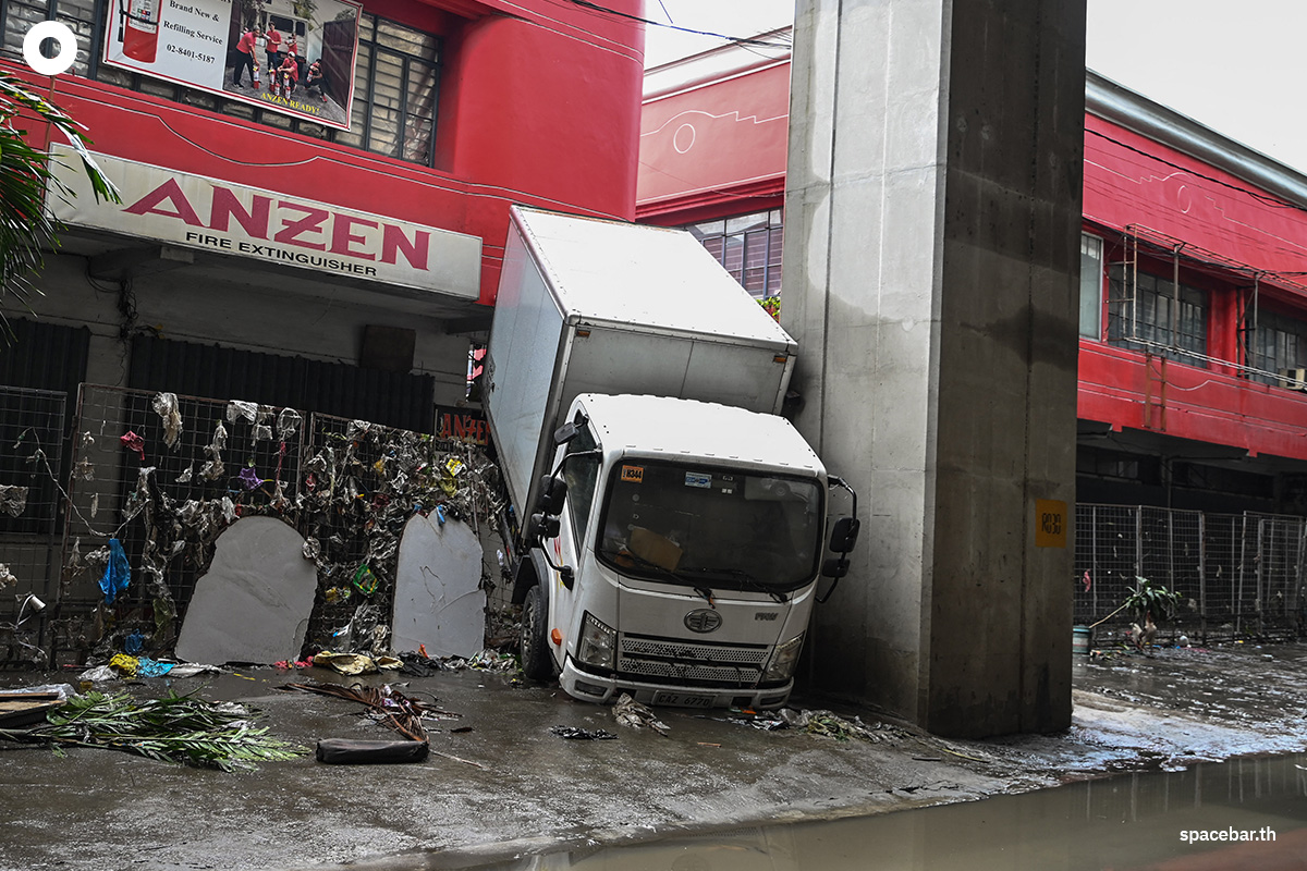 photo_story_philippines_weather_typhoon_gaemi_flooded_SPACEBAR_Photo08_431c39c637.jpg