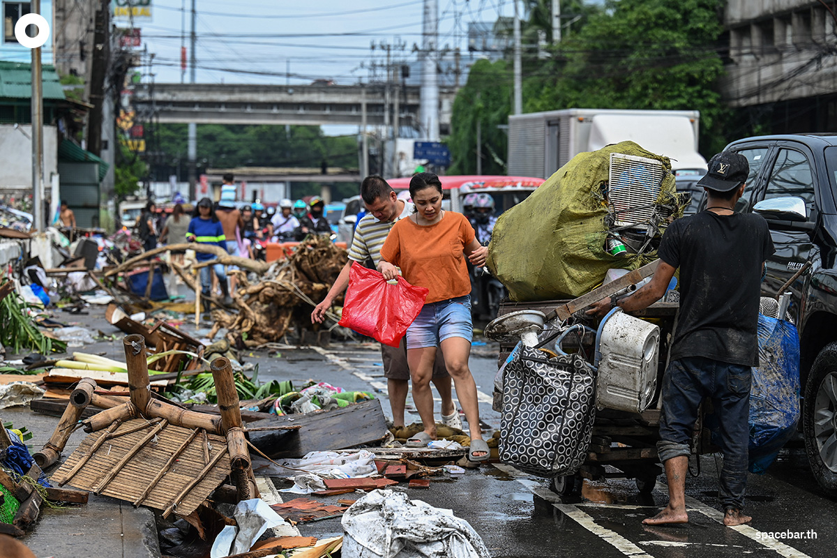 photo_story_philippines_weather_typhoon_gaemi_flooded_SPACEBAR_Photo09_f11920500f.jpg