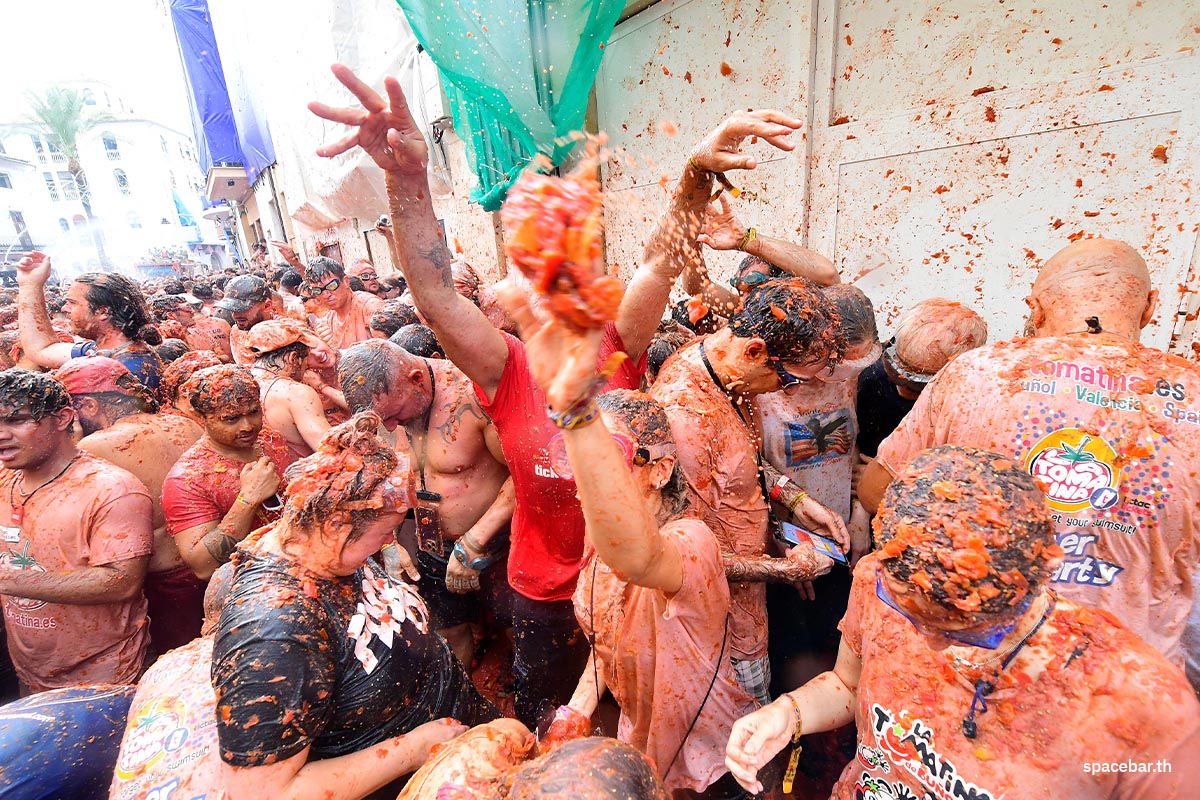 photo_story_tomatina_festival_bunol_valencia_spain_SPACEBAR_Photo01_8b0e834288.jpg