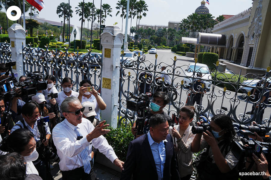 prayut_chuwit_government_corrupt_SPACEBAR_Photo11_5a15d18a8b.jpeg