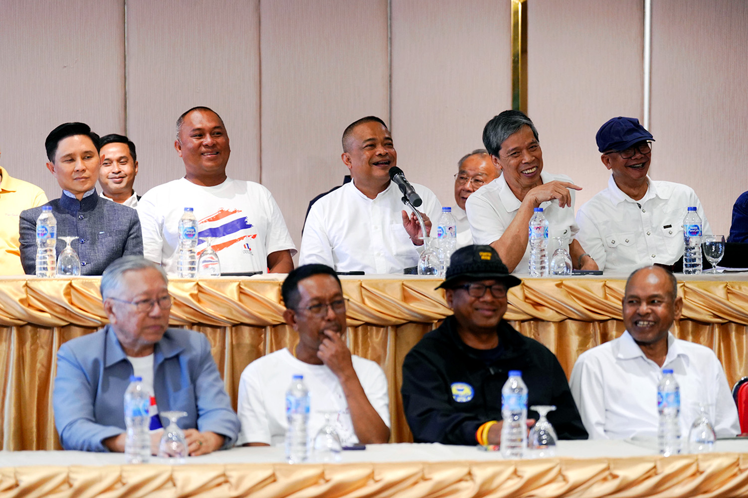 PhotoStory-บรรยากาศการแถลงข่าวของกลุ่ม ‘รวมพลังแผ่นดินปกป้องอธิปไตย’