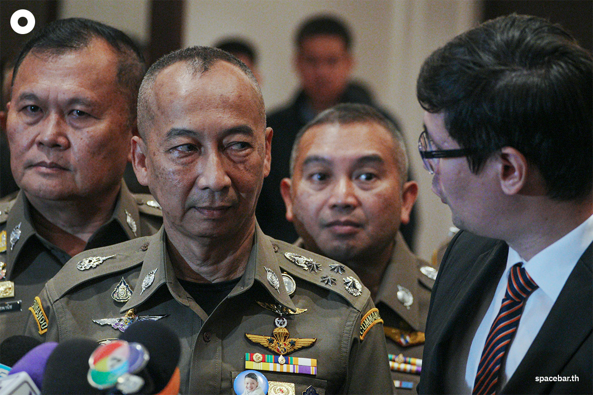 rangsiman_rome_met_with_the_police_chief_to_discuss_security_matters_part2_SPACEBAR_Photo06_bb3888fff4.jpg