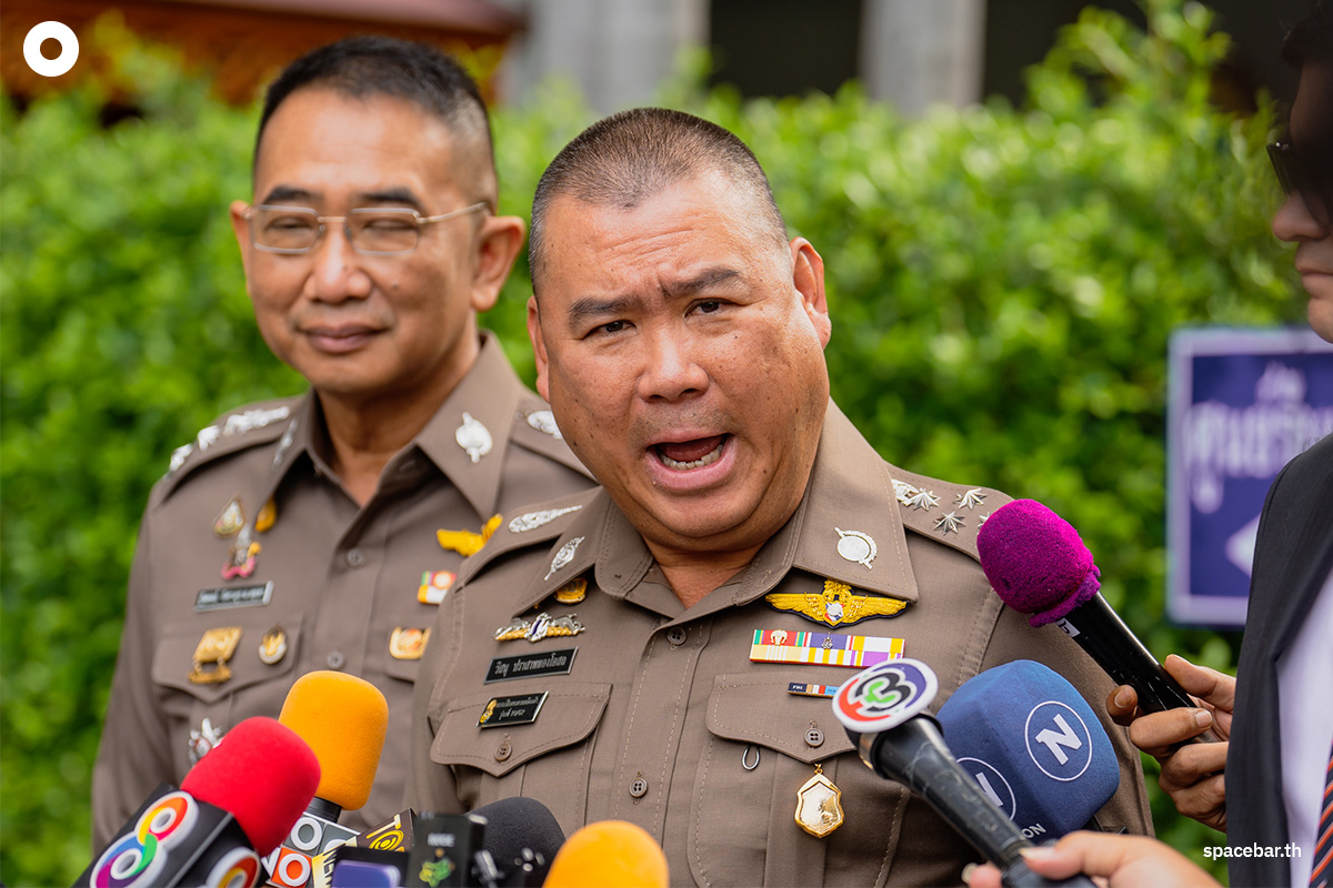 rangsiman_rome_upakit_pachariyangkun_sticker_tribute_police_SPACEBAR_Photo01_fba18e5c6f.jpeg