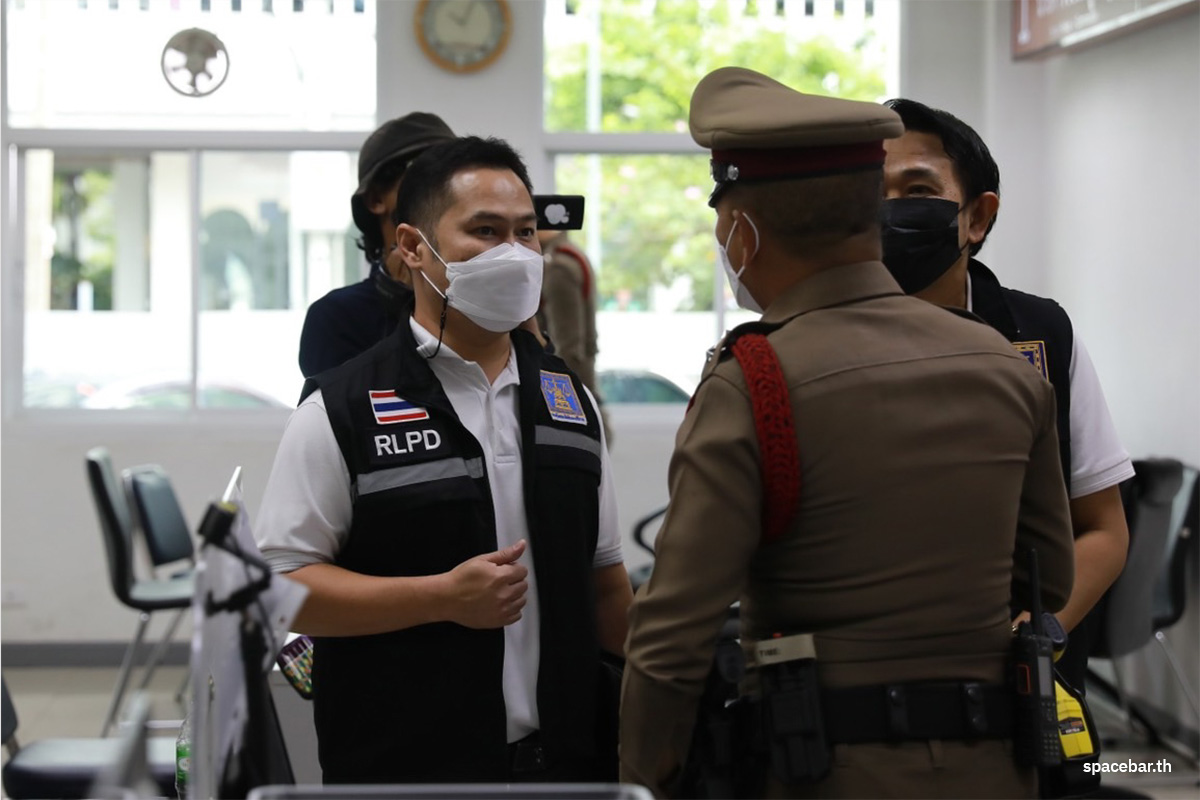 siam_paragon_shooting_police_arrest_kit_patumwan_SPACEBAR_Photo01_e7d94794ba.jpg