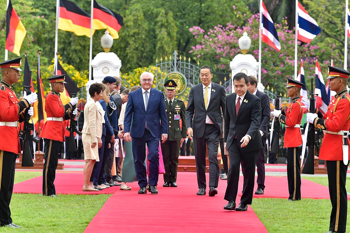 srettha_thavisin_frank_walter_steinmeier_mixed_honor_guard_SPACEBAR_Photo02_29bf635f4f.jpg