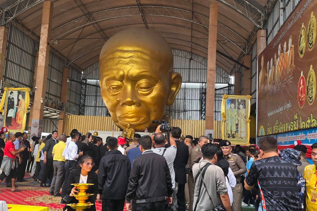 PhotoStory-บรรยากาศ ‘ทักษิณ ชินวัตร ’ เยือนวัดบ้านไร่ จ.นครราชสีมา เป็นประธานทอดผ้าป่า-เททองหล่อ ‘หลวงพ่อคูณ’