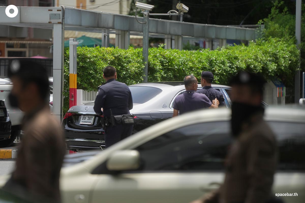 thaksin_returned_home_section_112_SPACEBAR_Photo02_dd2633f2fe.jpg