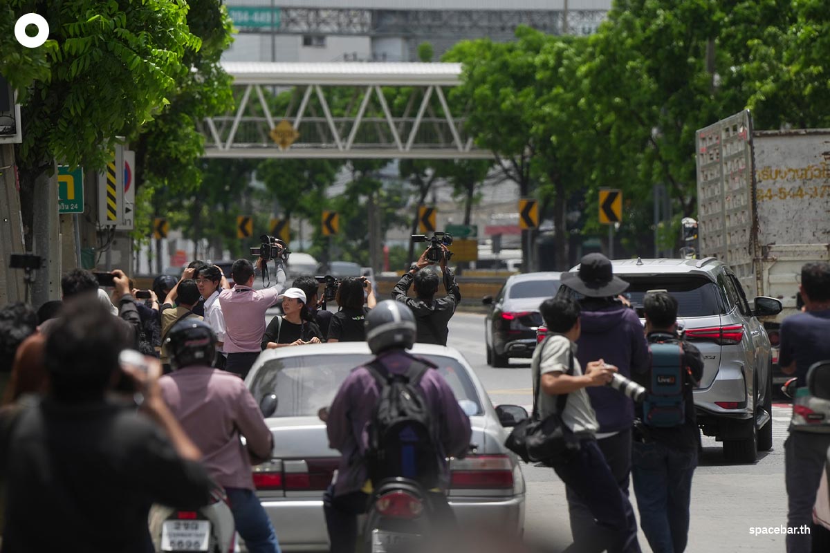 thaksin_returned_home_section_112_SPACEBAR_Photo03_a5dda7e1d7.jpg