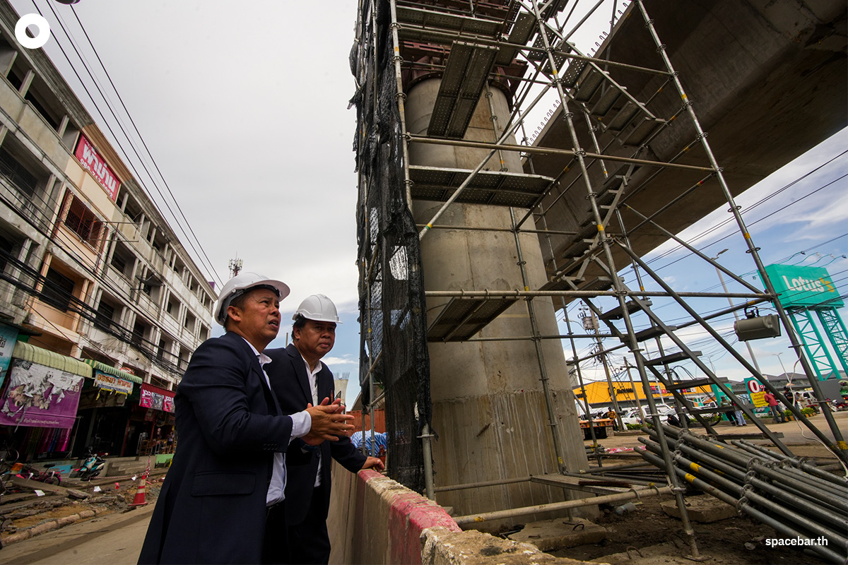 the_bridge_over_lat_krabang_intersection_collapsed_SPACEBAR_Photo05_ef6024f860.jpeg